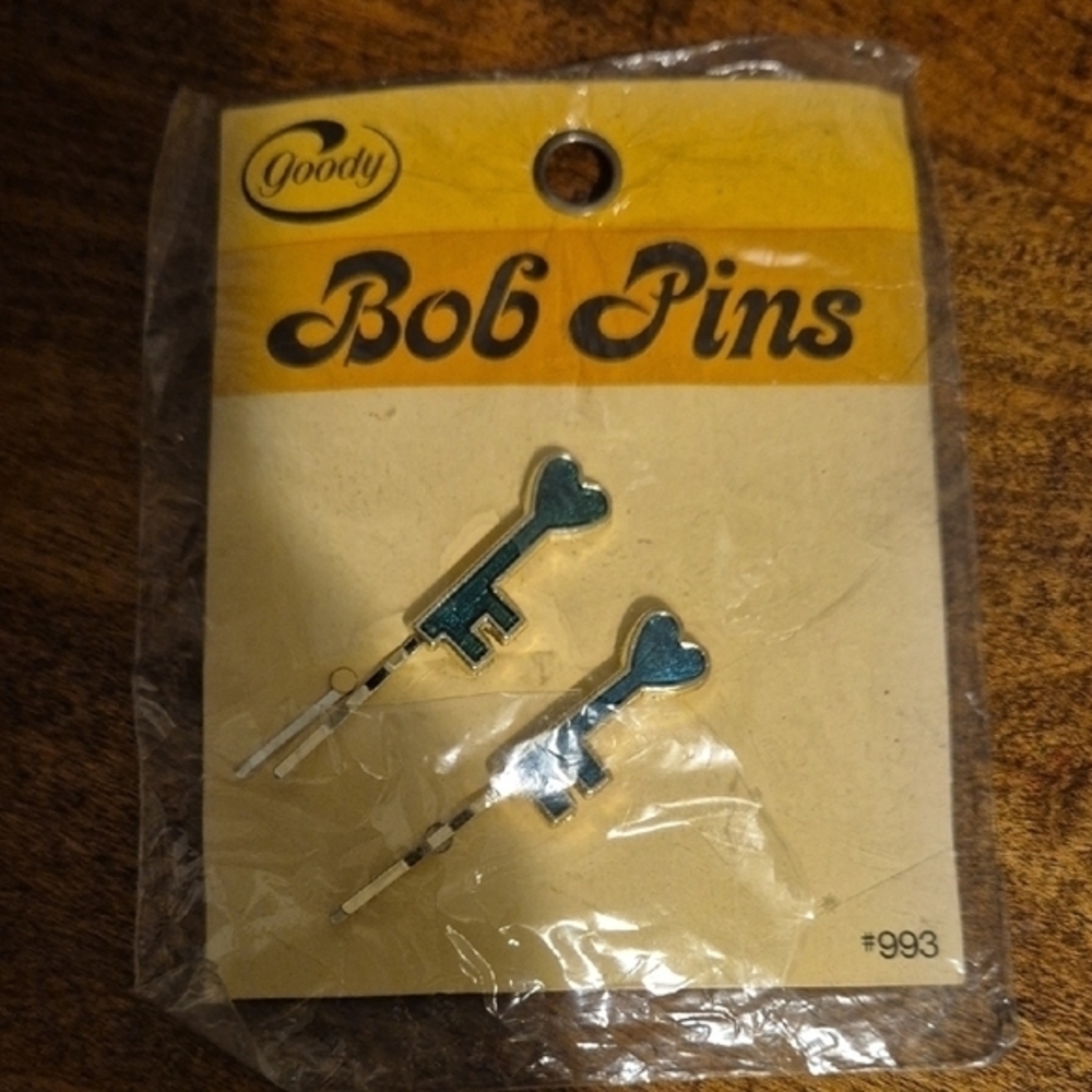 Vtg 1975 Goody Bob Pins~Green/Gold Green Heart Key Shape Hair~Vanity Accessory